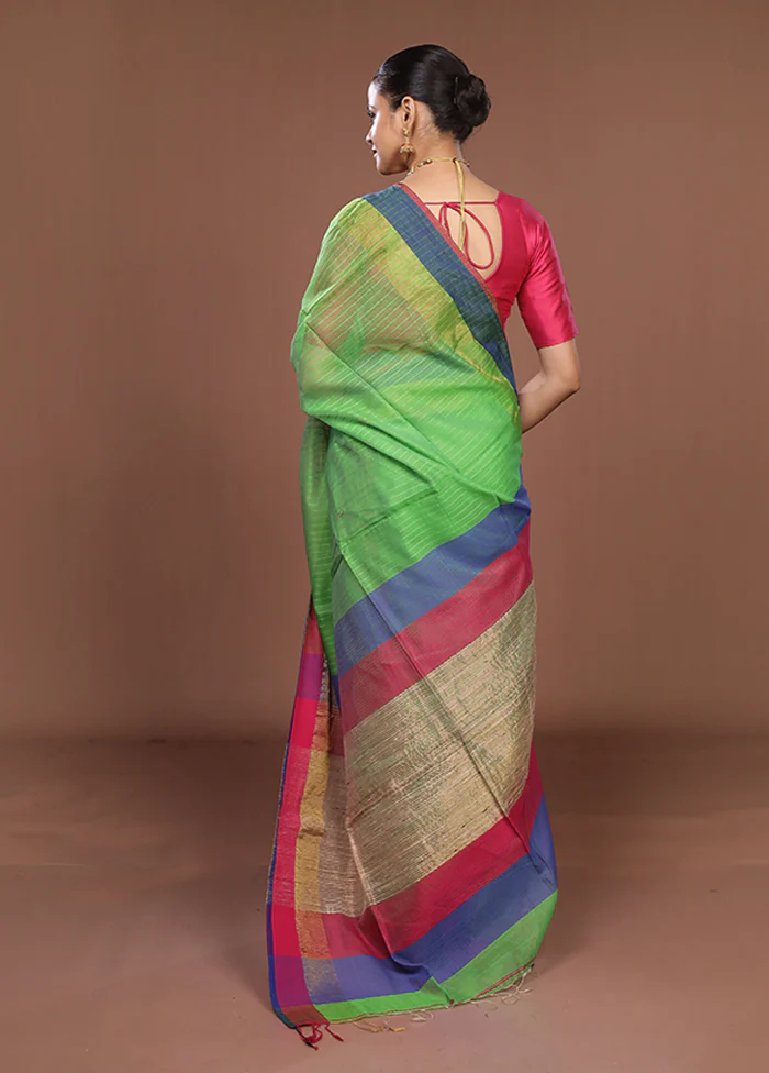 Green Matka Silk Saree With Blouse Piece - Image 3