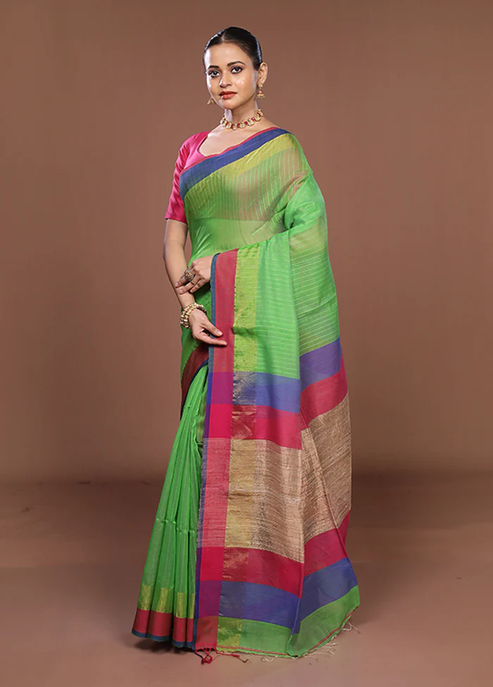 Green Matka Silk Saree With Blouse Piece - Image 4