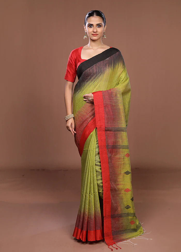 Green Matka Silk Saree With Blouse Piece - Image 2