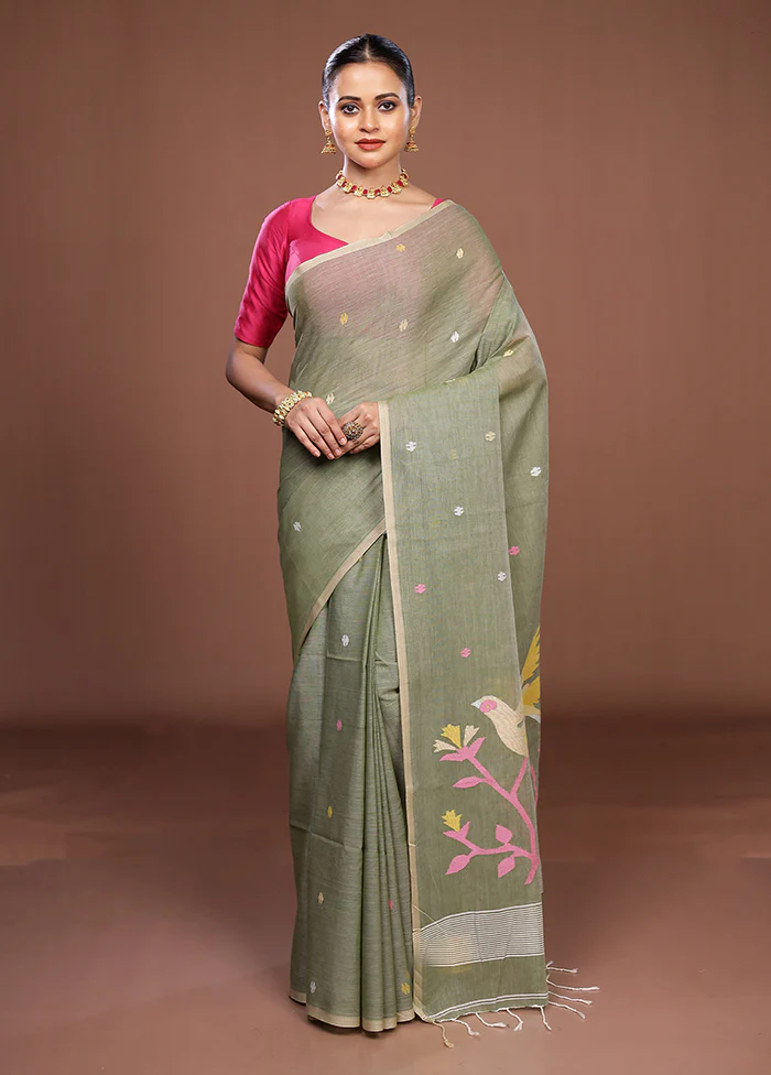 Green Matka Silk Saree With Blouse Piece - Image 2