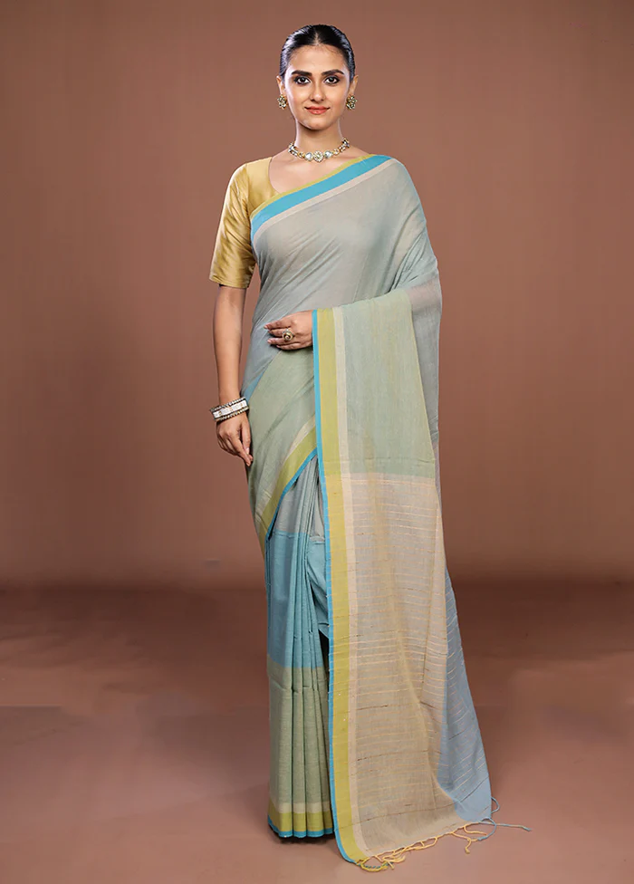 Green Matka Silk Saree With Blouse Piece - Image 2