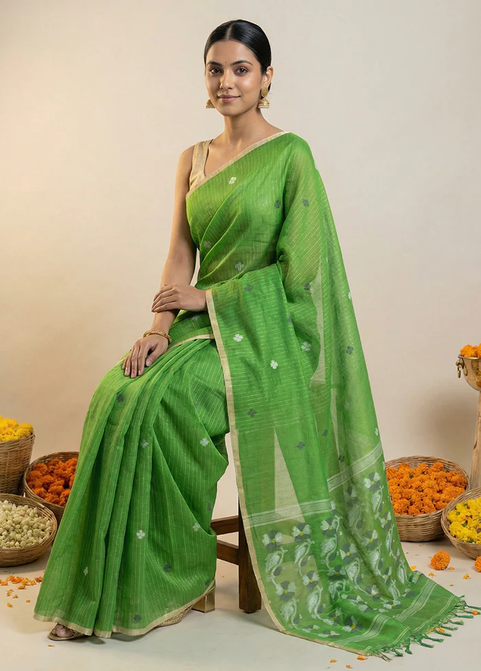 Green Matka Silk Saree With Blouse Piece - Image 3