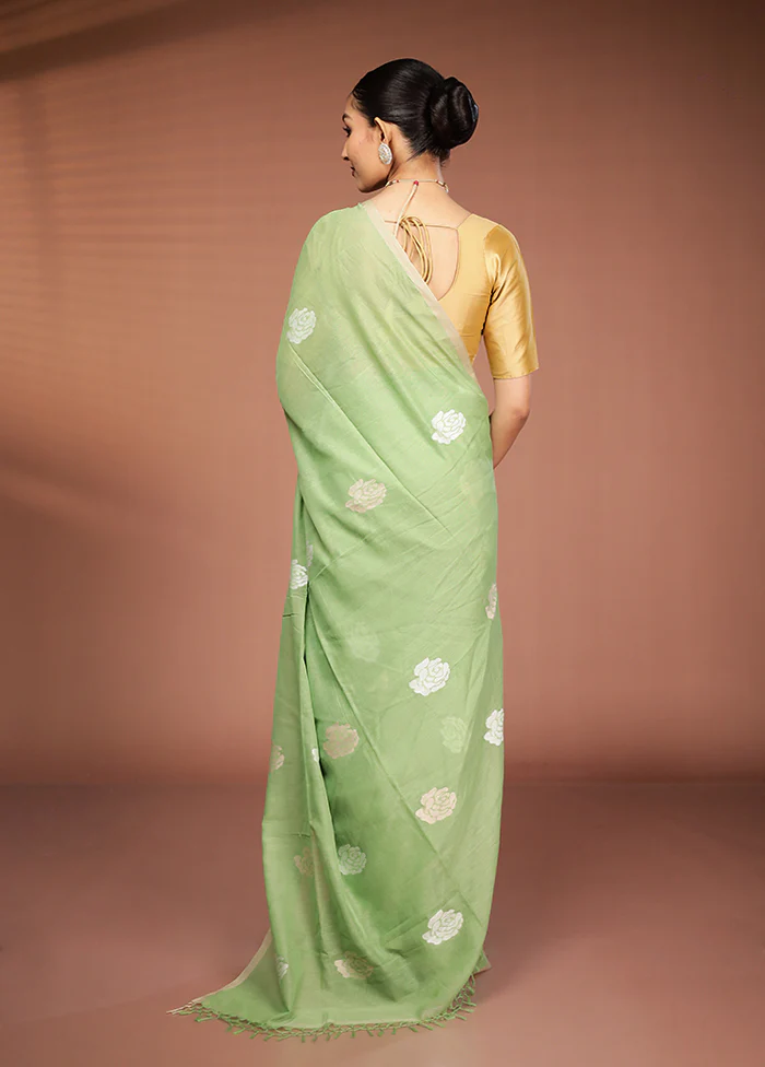 Green Matka Silk Saree With Blouse Piece - Image 3
