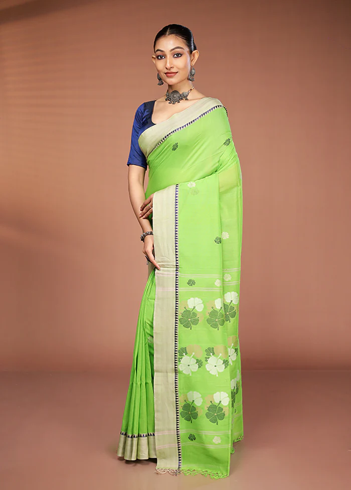 Green Matka Silk Saree With Blouse Piece - Image 4