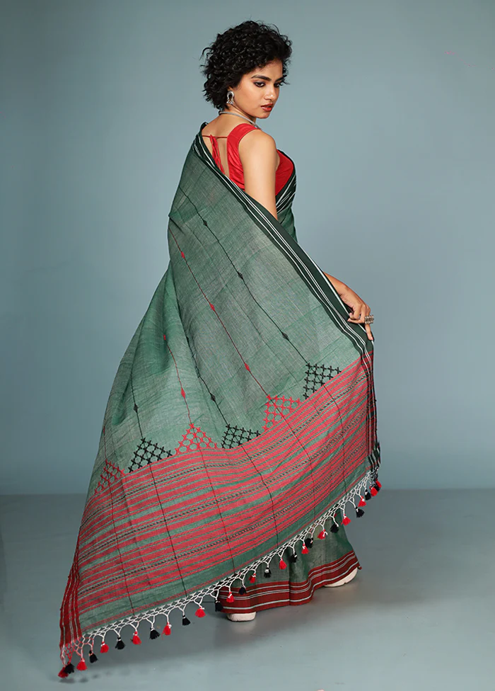 Green Matka Silk Saree Without Blouse Piece - Image 3