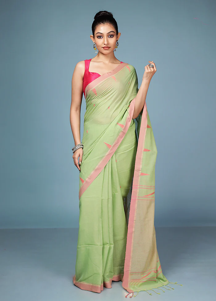 Green Matka Silk Saree With Blouse Piece - Image 2