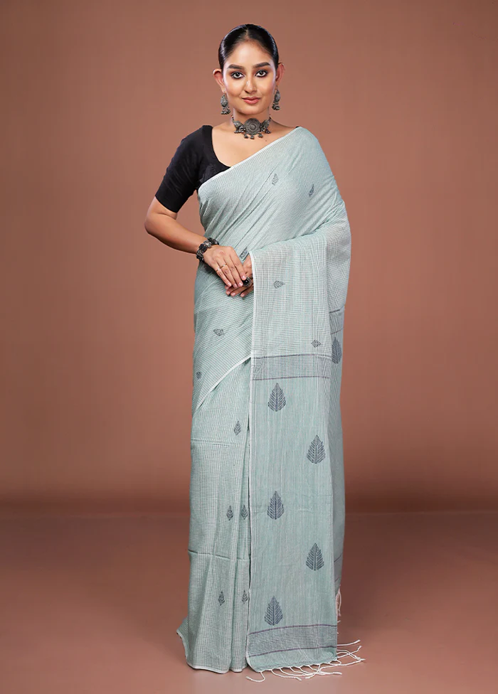 Green Matka Silk Saree With Blouse Piece - Image 2