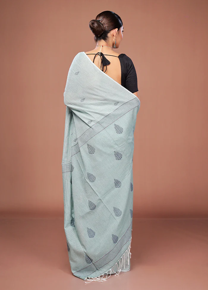 Green Matka Silk Saree With Blouse Piece - Image 3