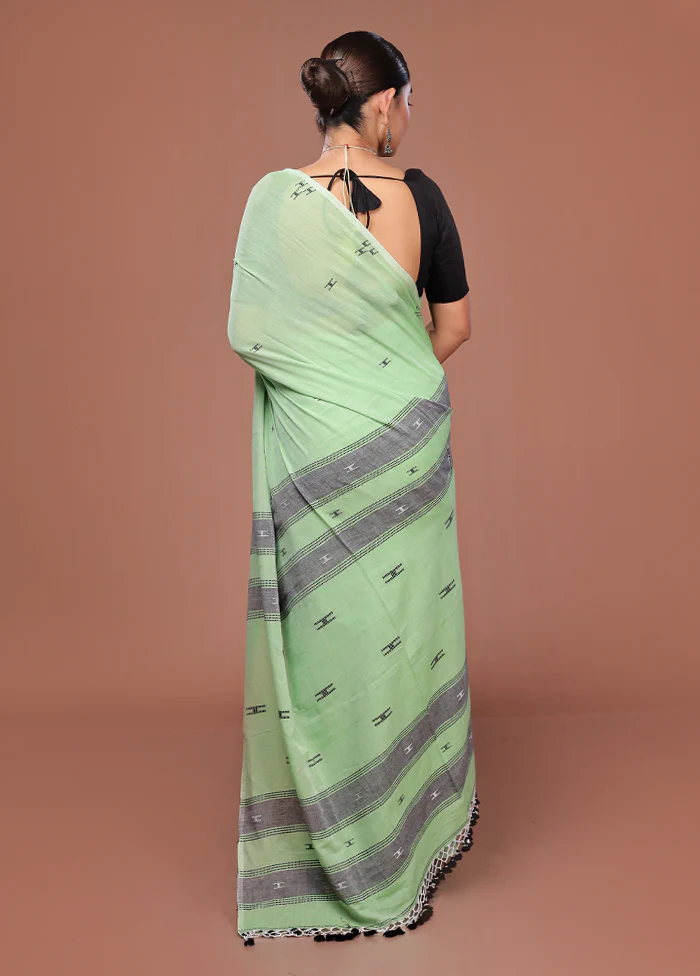 Green Matka Silk Saree With Blouse Piece - Image 3