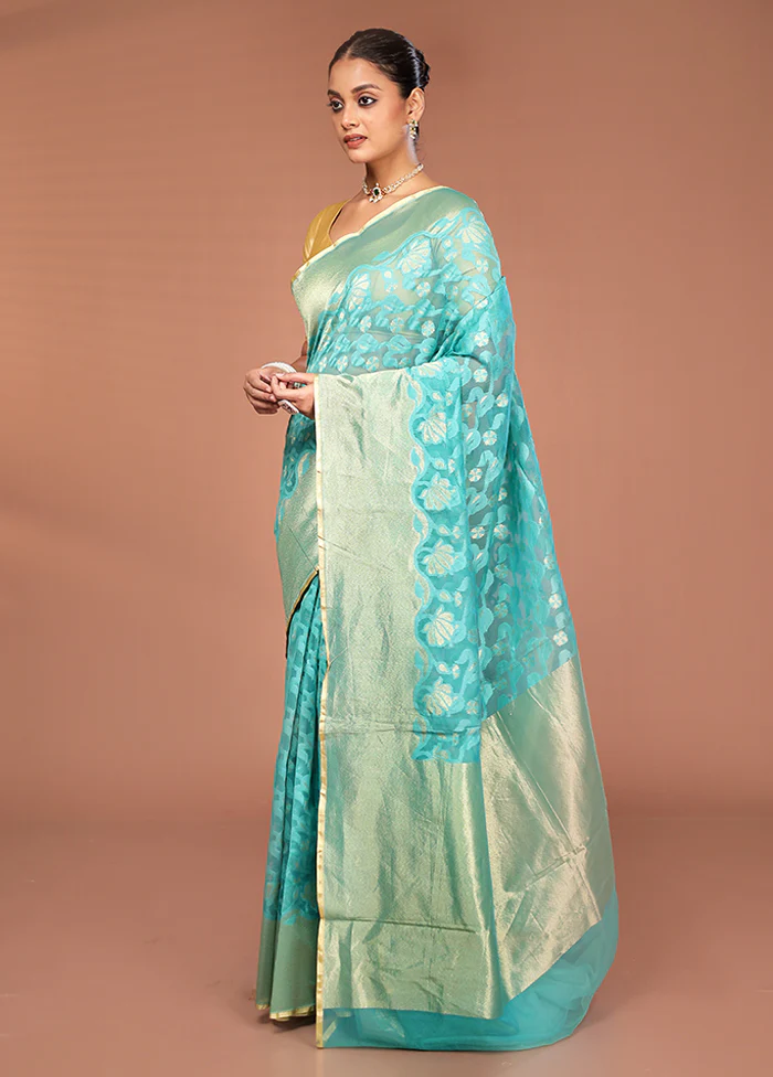 Green Net Saree With Blouse Piece - Image 4