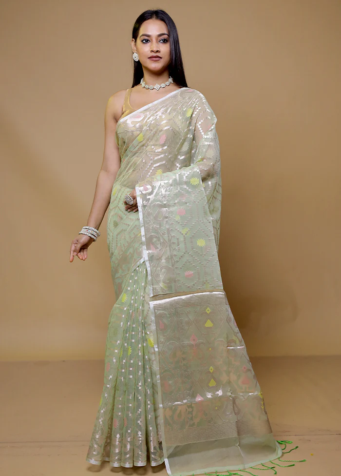 Green Organza Saree With Blouse Piece - Image 2