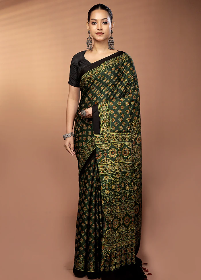 Green Printed Pure Silk Saree Without Blouse Piece - Image 2