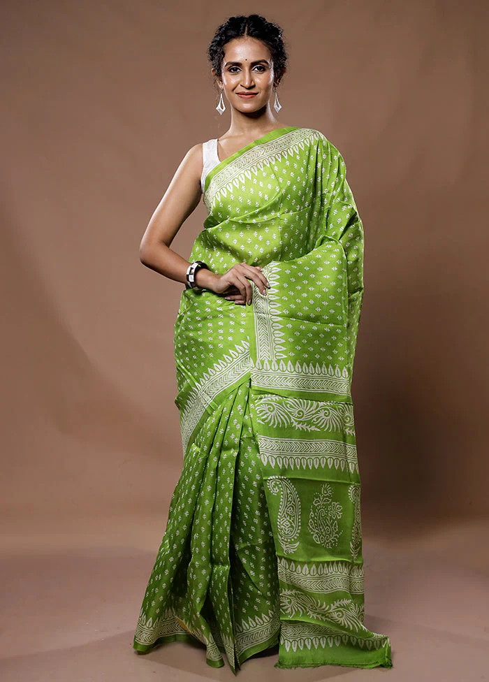Green Printed Pure Silk Saree Without Blouse Piece - Image 3