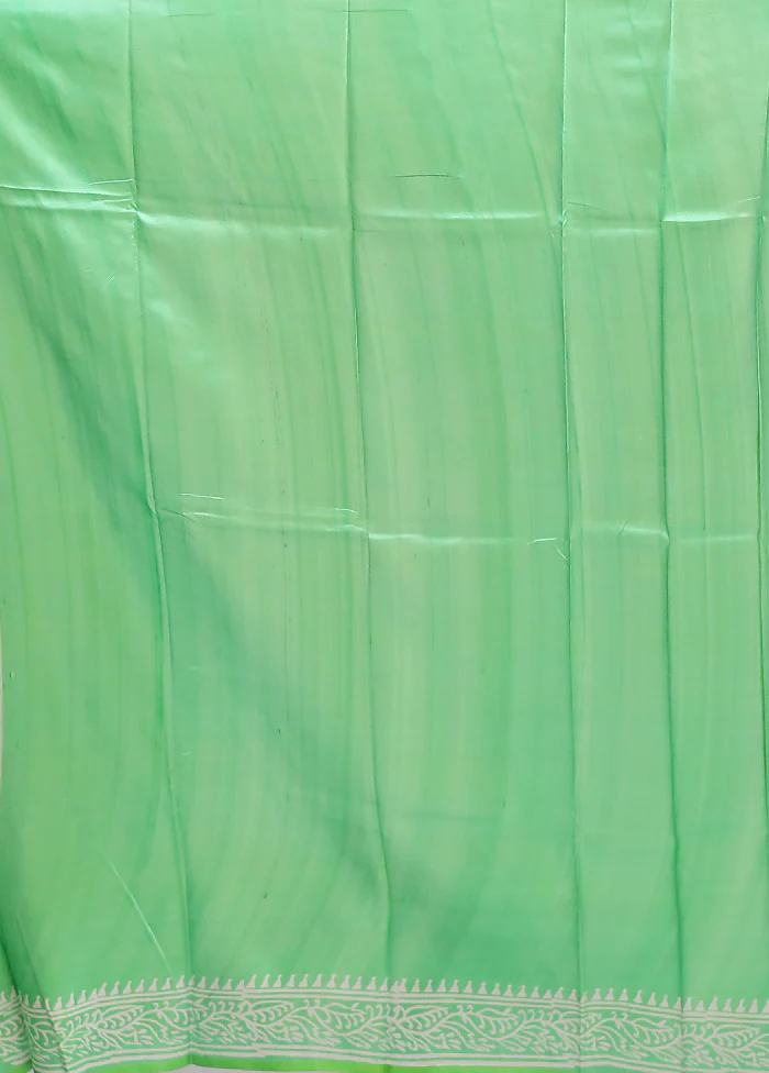 Green Pure Bishnupuri Silk Saree With Blouse Piece - Image 5