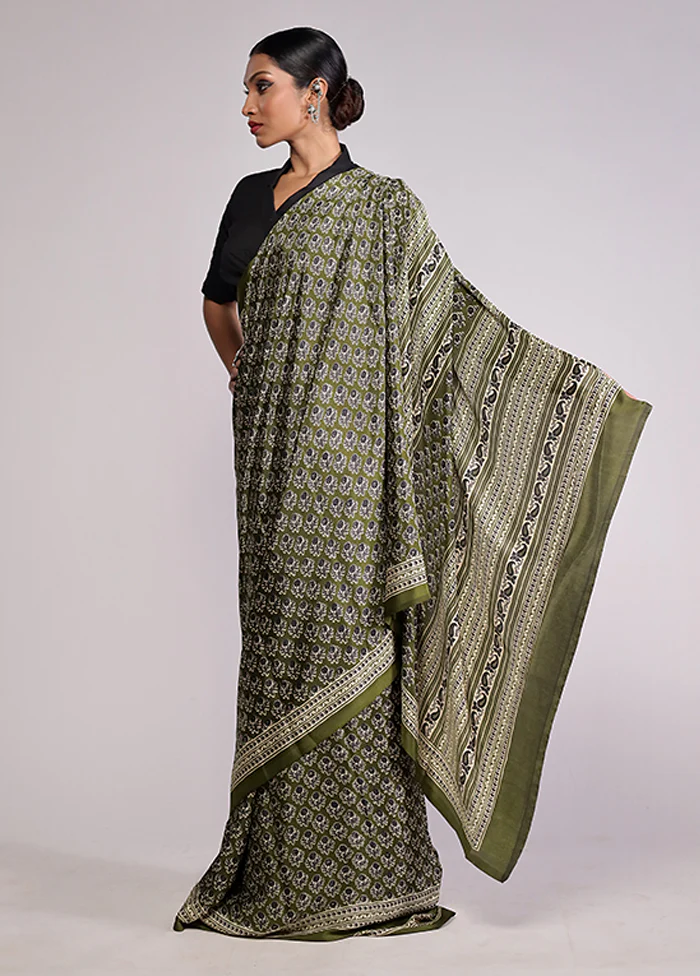 Green Printed Silk Saree Without Blouse Piece - Image 4