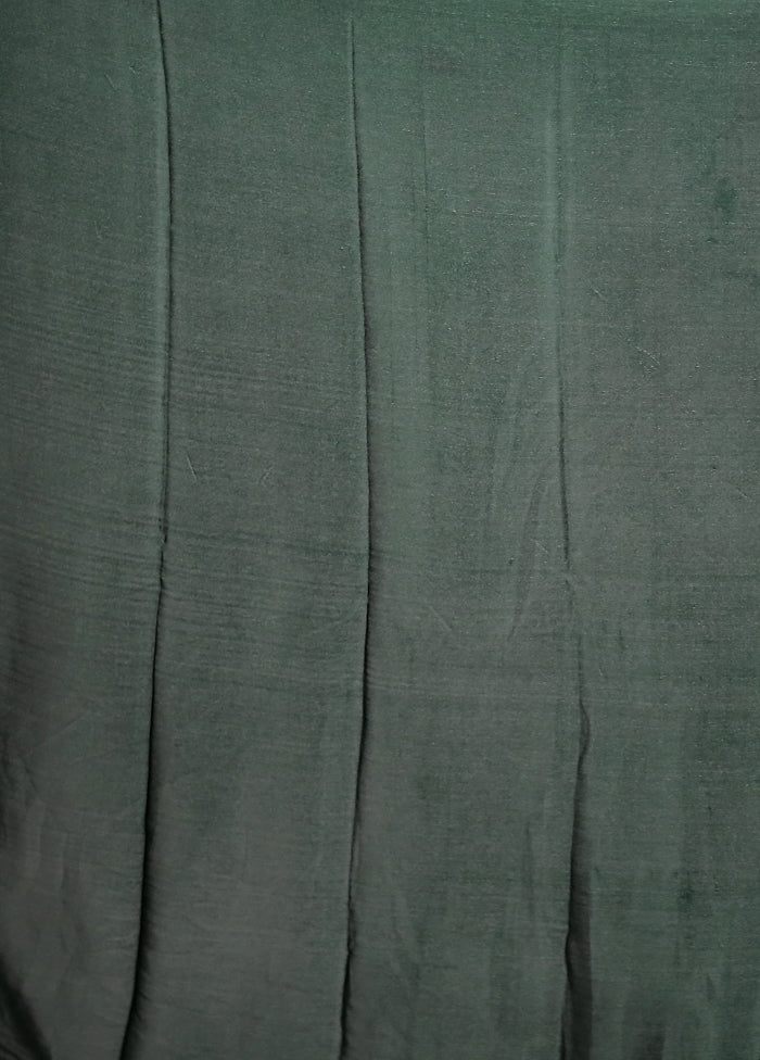 Green Printed Silk Saree With Blouse Piece - Image 5
