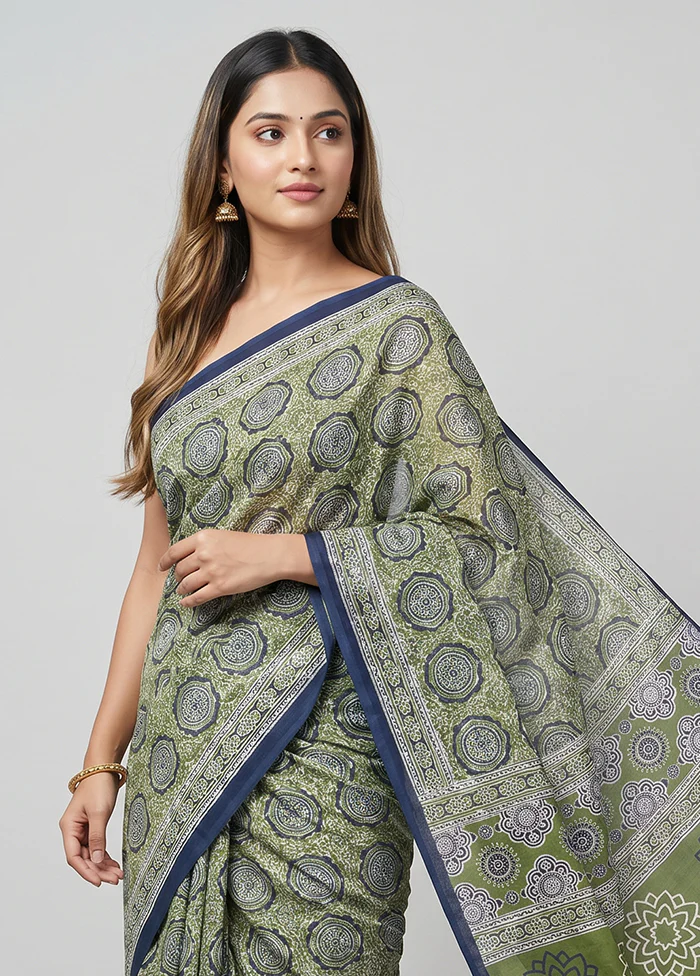 Green Printed Silk Saree Without Blouse Piece - Image 2