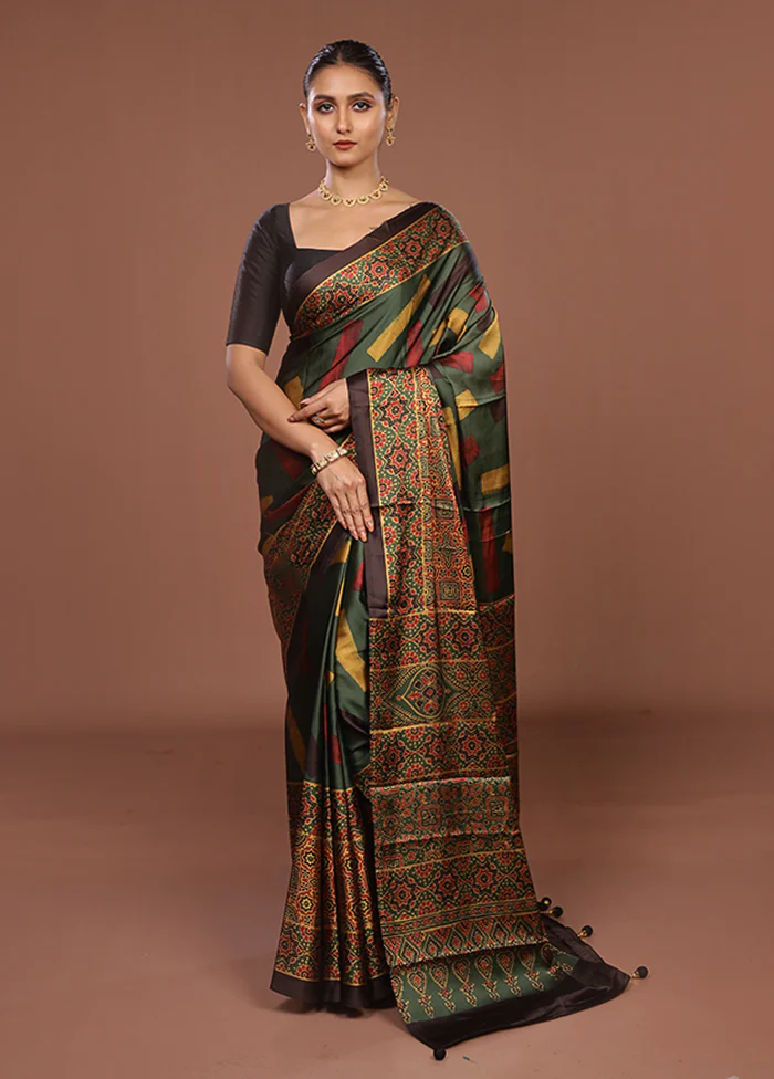 Green Printed Silk Saree Without Blouse Piece - Image 2