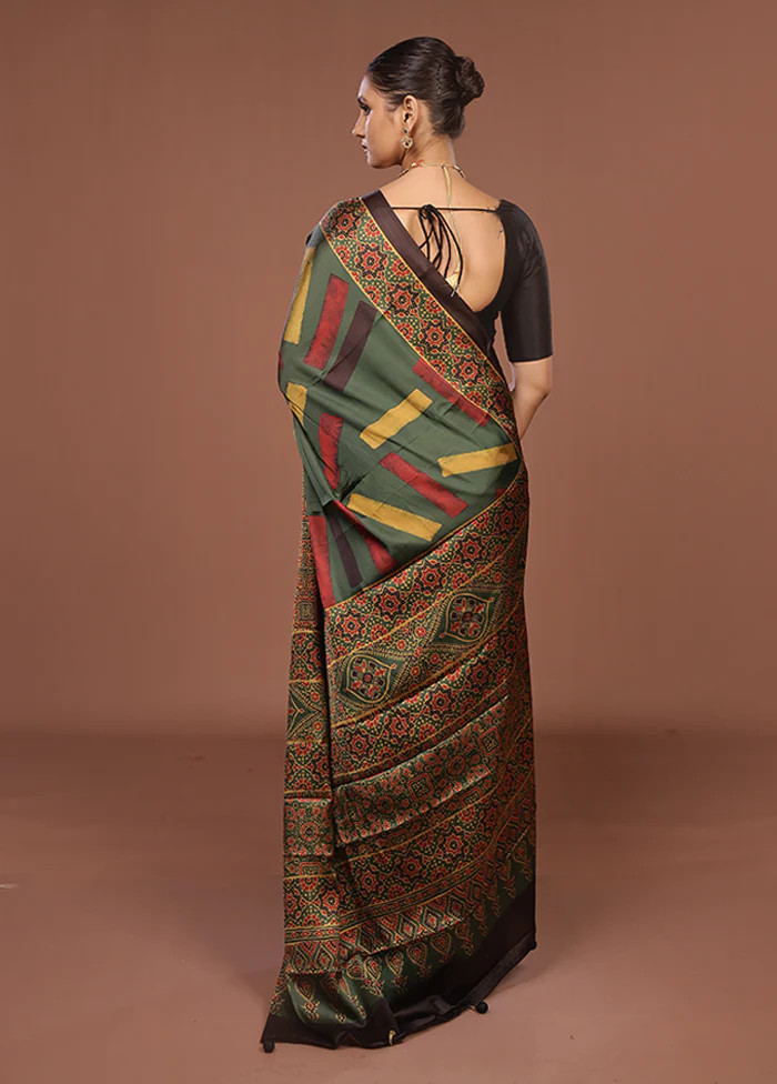 Green Printed Silk Saree Without Blouse Piece - Image 3