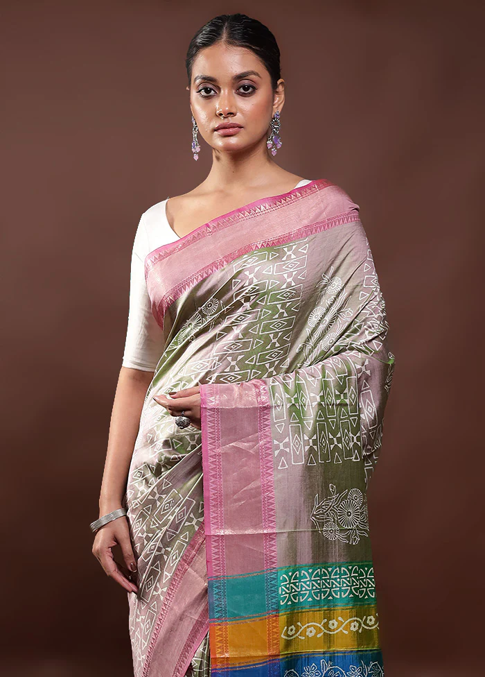 Green Pure Bishnupuri Silk Saree Without Blouse Piece - Image 2