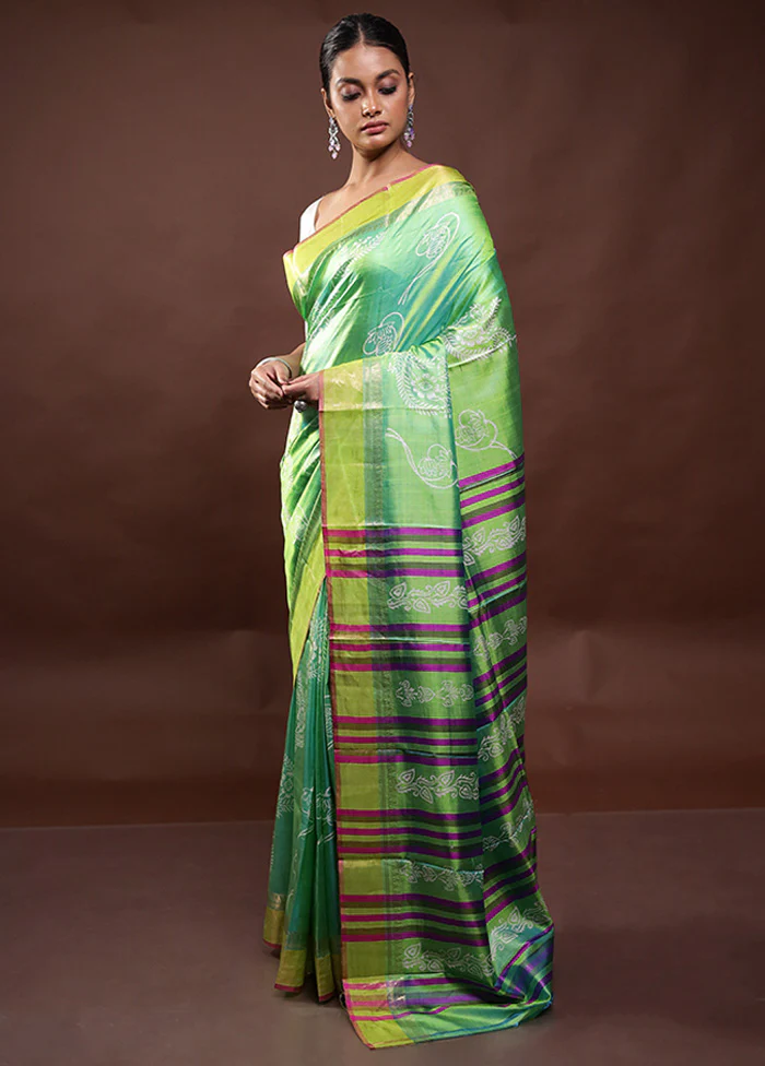 Green Pure Bishnupuri Silk Saree Without Blouse Piece - Image 4