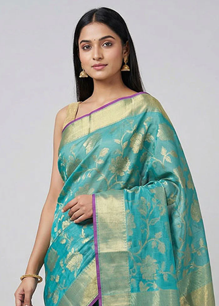 Green Pure Cotton Saree With Blouse Piece - Image 2