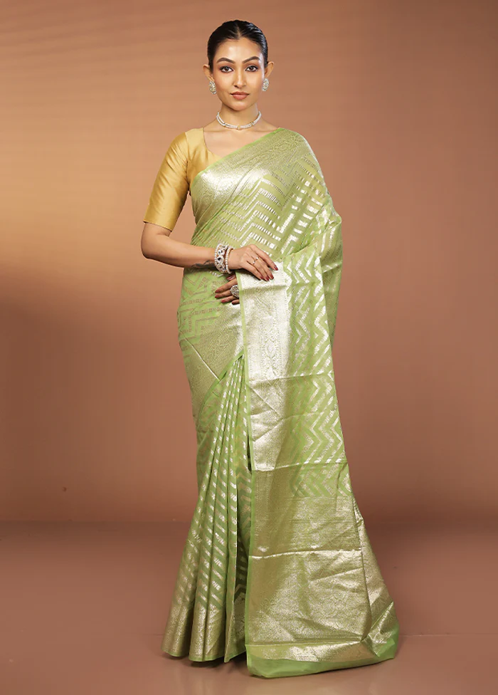 Green Pure Cotton Saree With Blouse Piece - Image 2