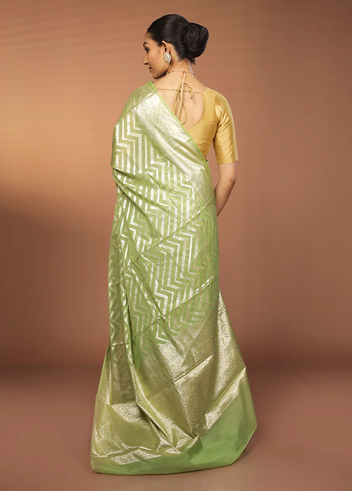 Green Pure Cotton Saree With Blouse Piece - Image 3