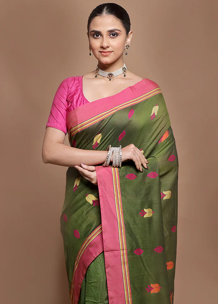 Green Pure Cotton Saree With Blouse Piece - Image 2