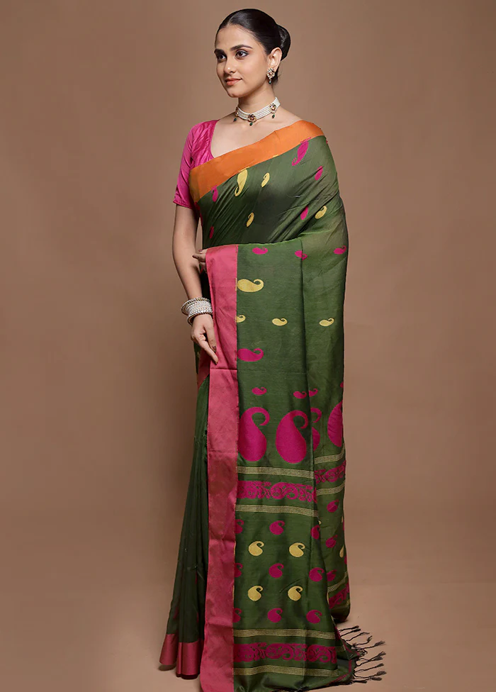 Green Pure Cotton Saree With Blouse Piece - Image 4