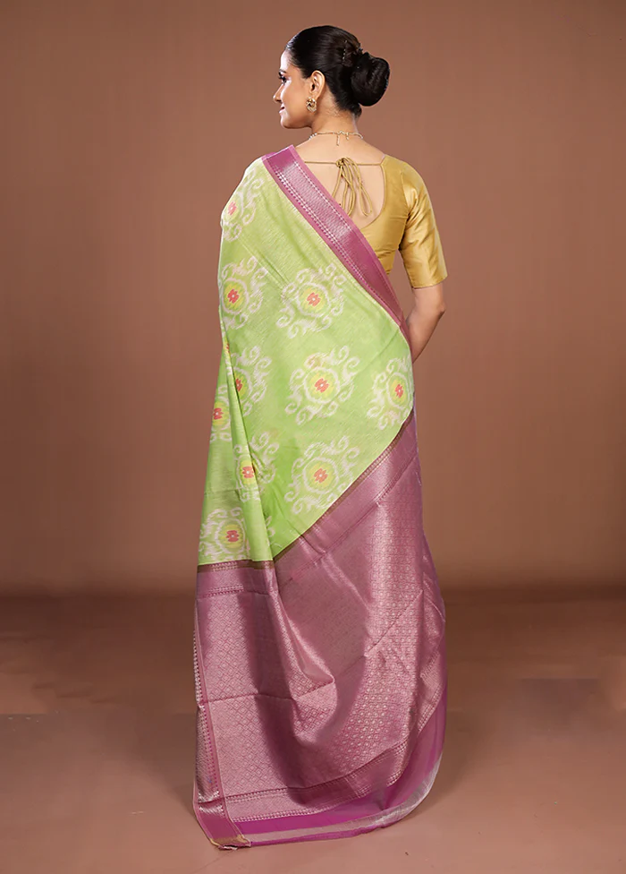 Green Pure Cotton Saree With Blouse Piece - Image 3