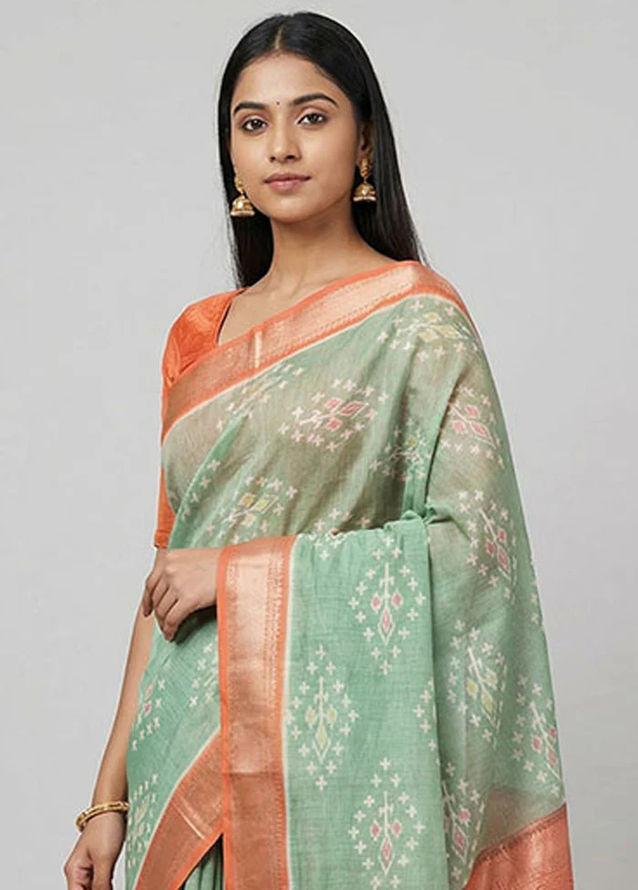 Green Pure Cotton Saree With Blouse Piece - Image 2