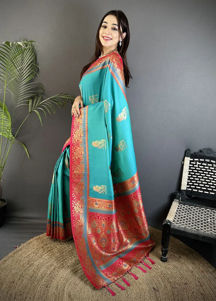 Green Spun Silk Saree With Blouse Piece - Image 3
