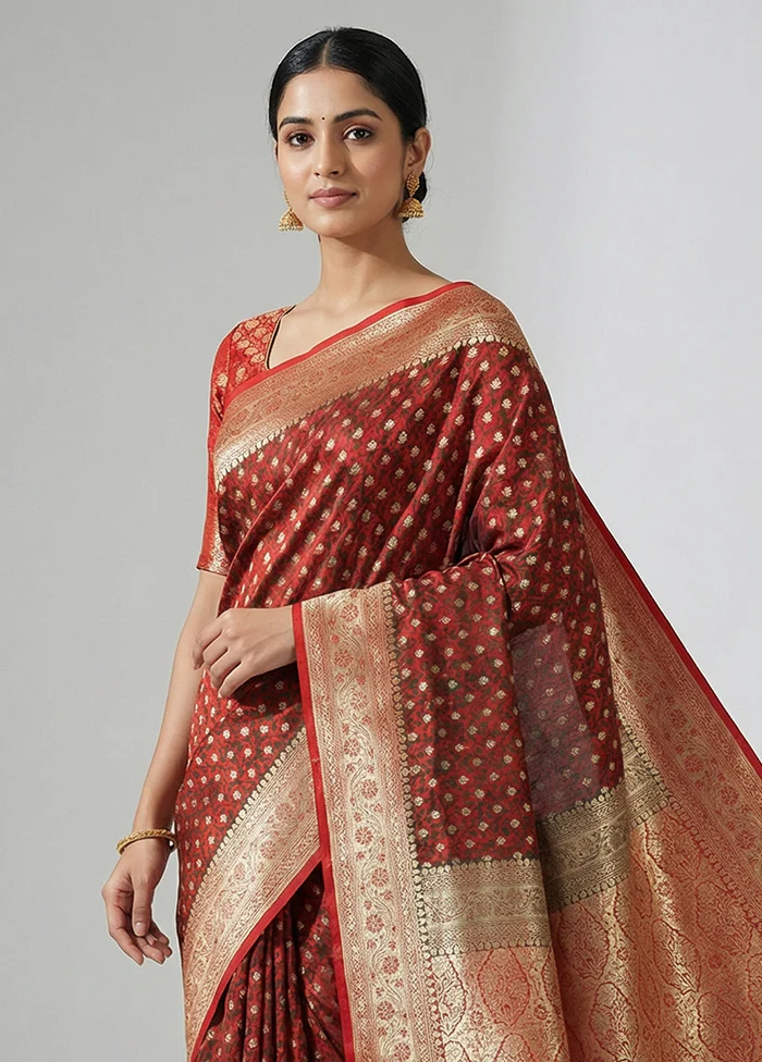 Green Tanchoi Silk Saree With Blouse Piece - Image 2