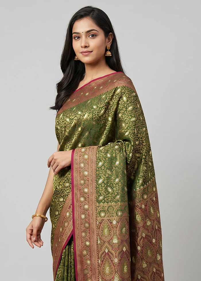 Green Tanchoi Silk Saree With Blouse Piece - Image 2