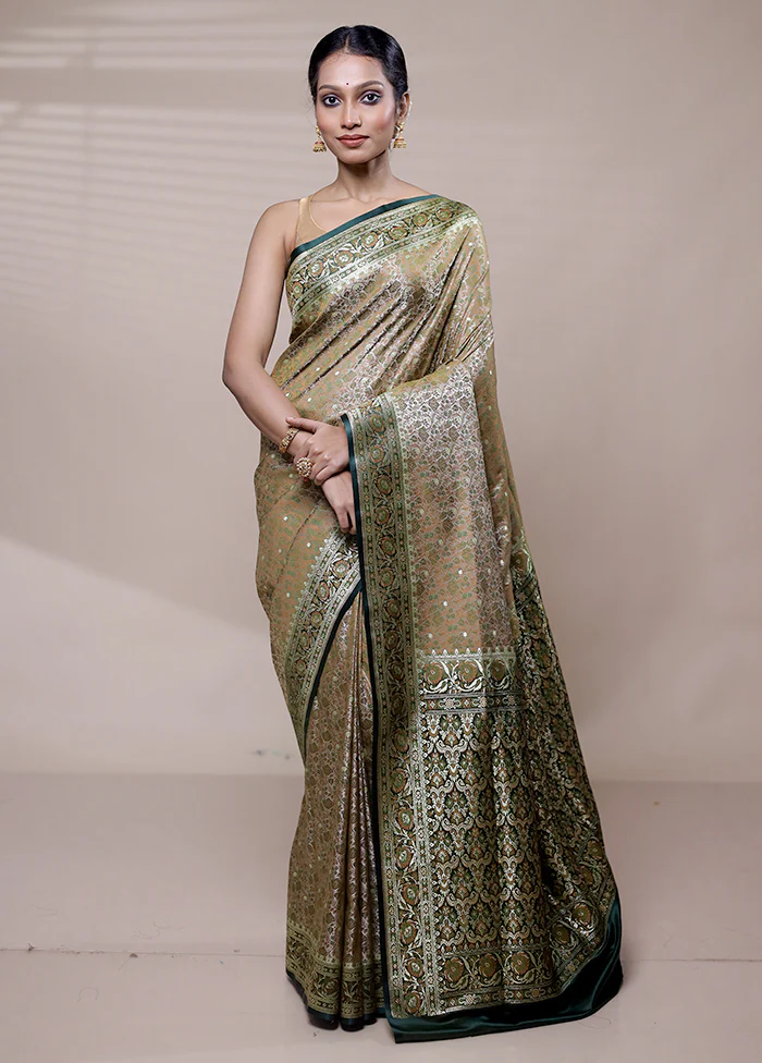Green Tanchoi Silk Saree With Blouse Piece - Image 2