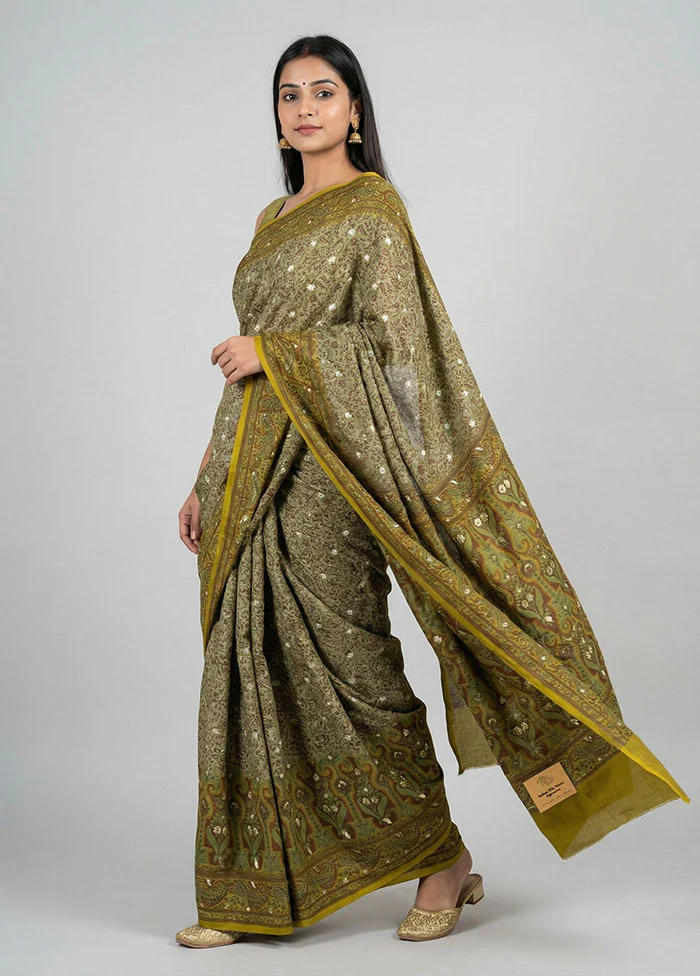 Green Tanchoi Silk Saree With Blouse Piece