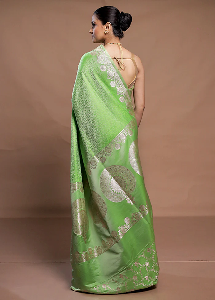 Green Tanchoi Silk Saree With Blouse Piece - Image 3