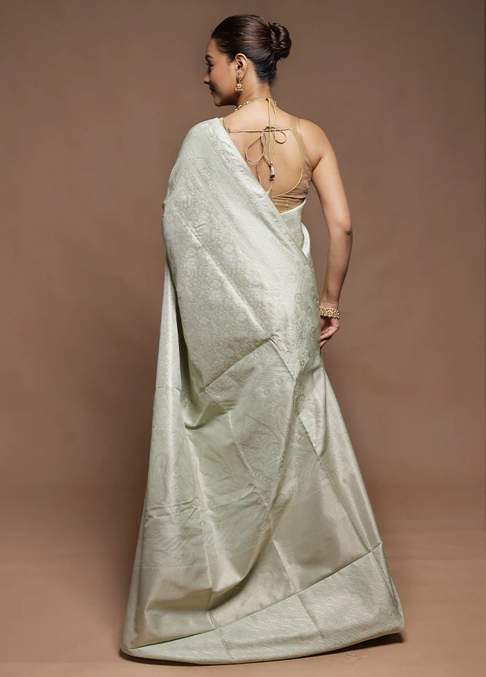 Green Tanchoi Silk Saree With Blouse Piece - Image 3