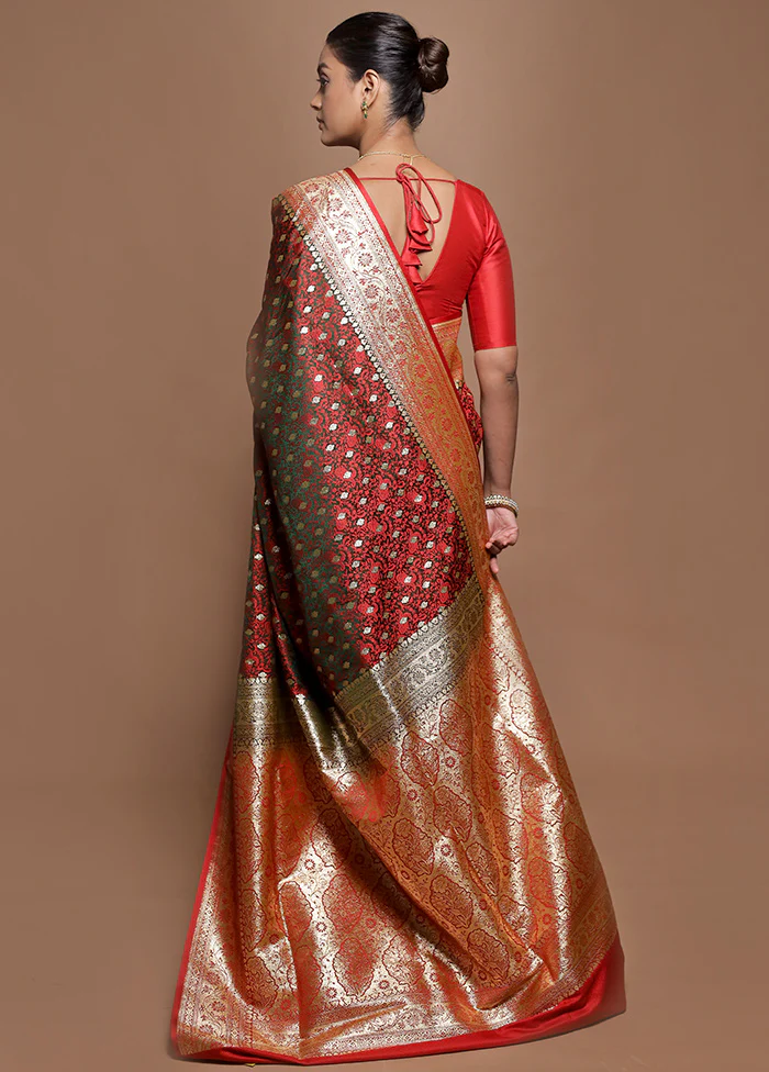 Green Tanchoi Silk Saree With Blouse Piece - Image 3