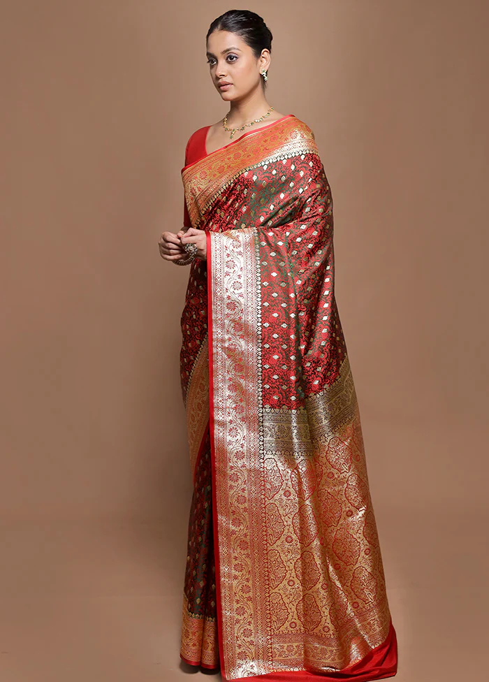Green Tanchoi Silk Saree With Blouse Piece - Image 4