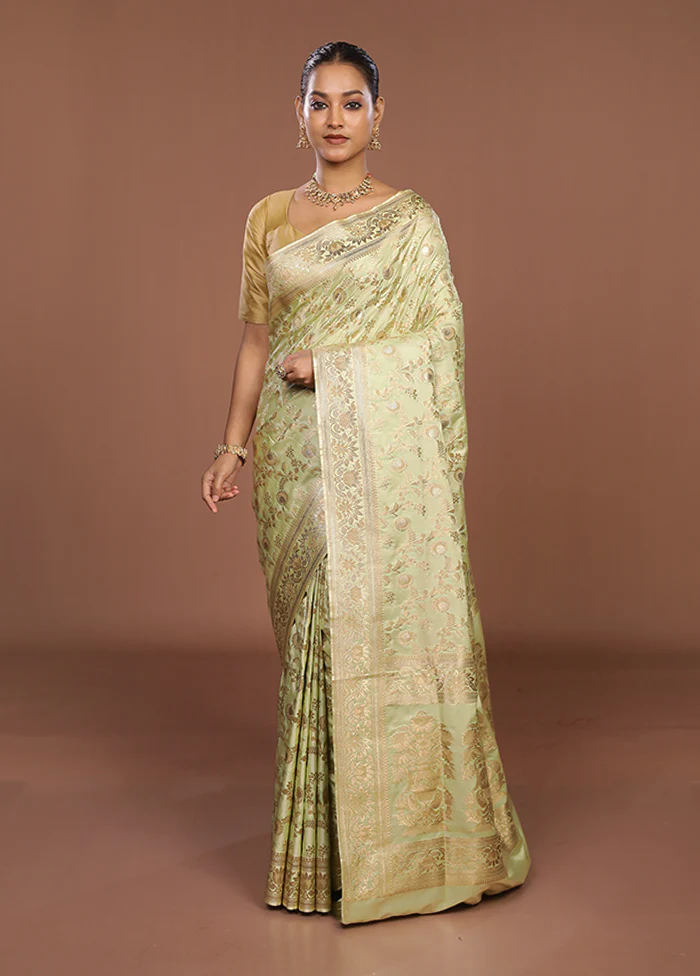 Green Tanchoi Silk Saree With Blouse Piece - Image 2