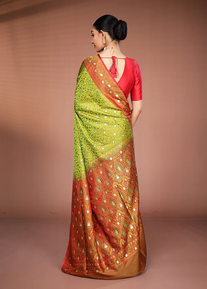 Green Tanchoi Silk Saree With Blouse Piece - Image 3