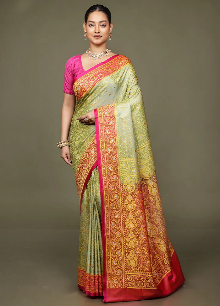 Green Tanchoi Silk Saree With Blouse Piece - Image 2