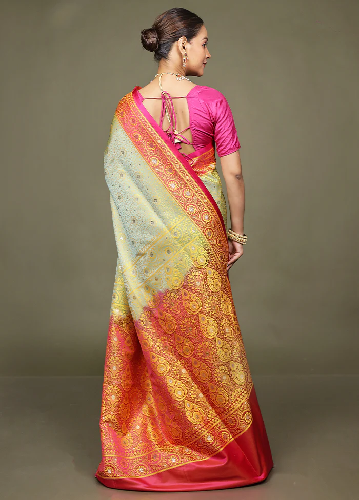 Green Tanchoi Silk Saree With Blouse Piece - Image 3