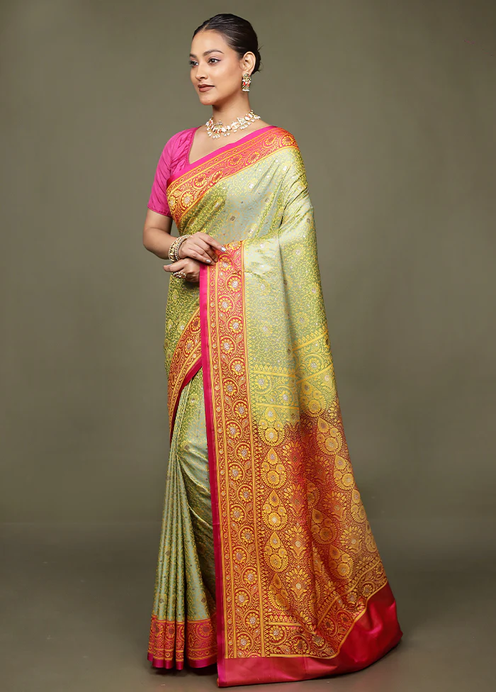 Green Tanchoi Silk Saree With Blouse Piece - Image 4
