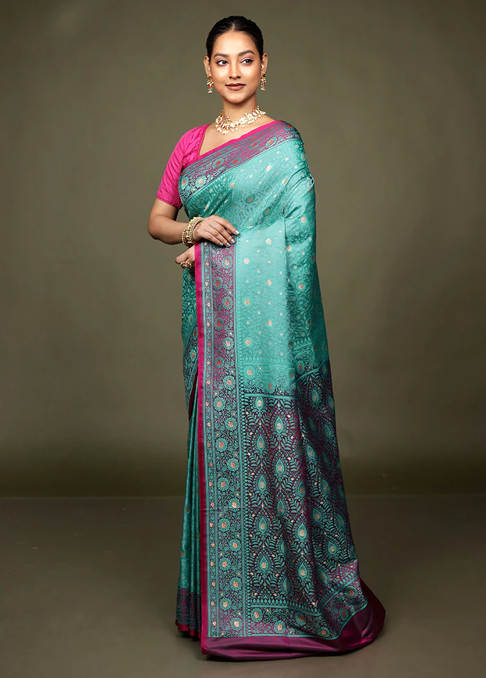 Green Tanchoi Silk Saree With Blouse Piece - Image 4