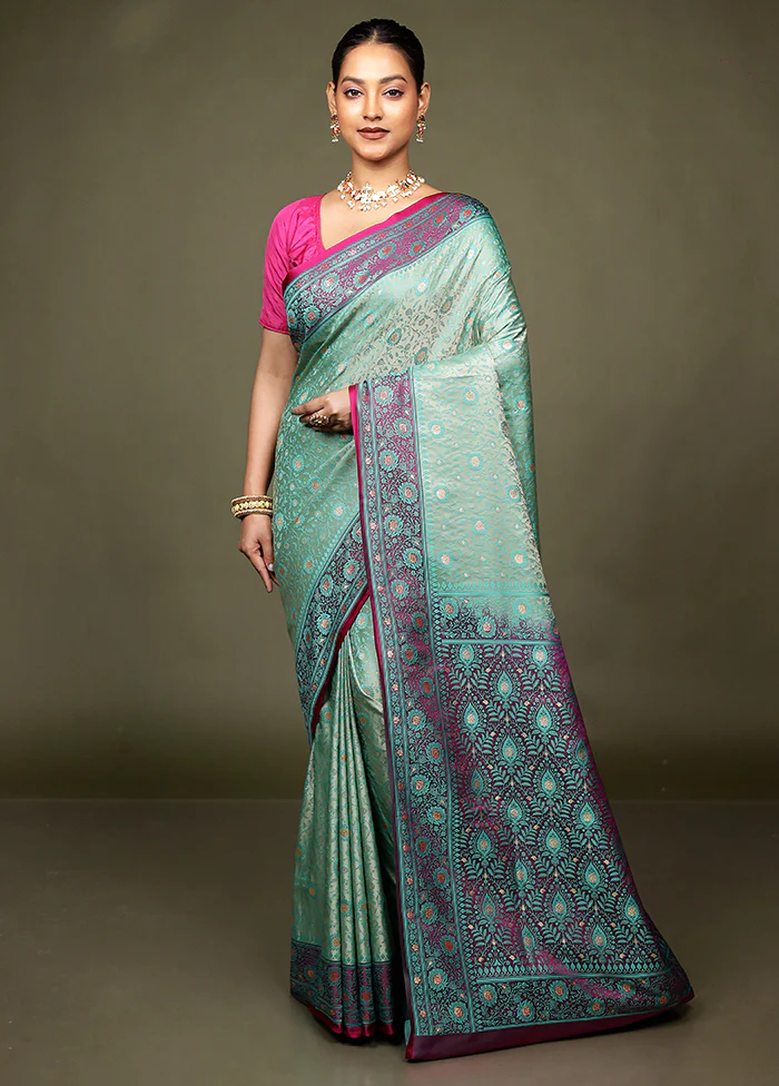 Green Tanchoi Silk Saree With Blouse Piece - Image 2