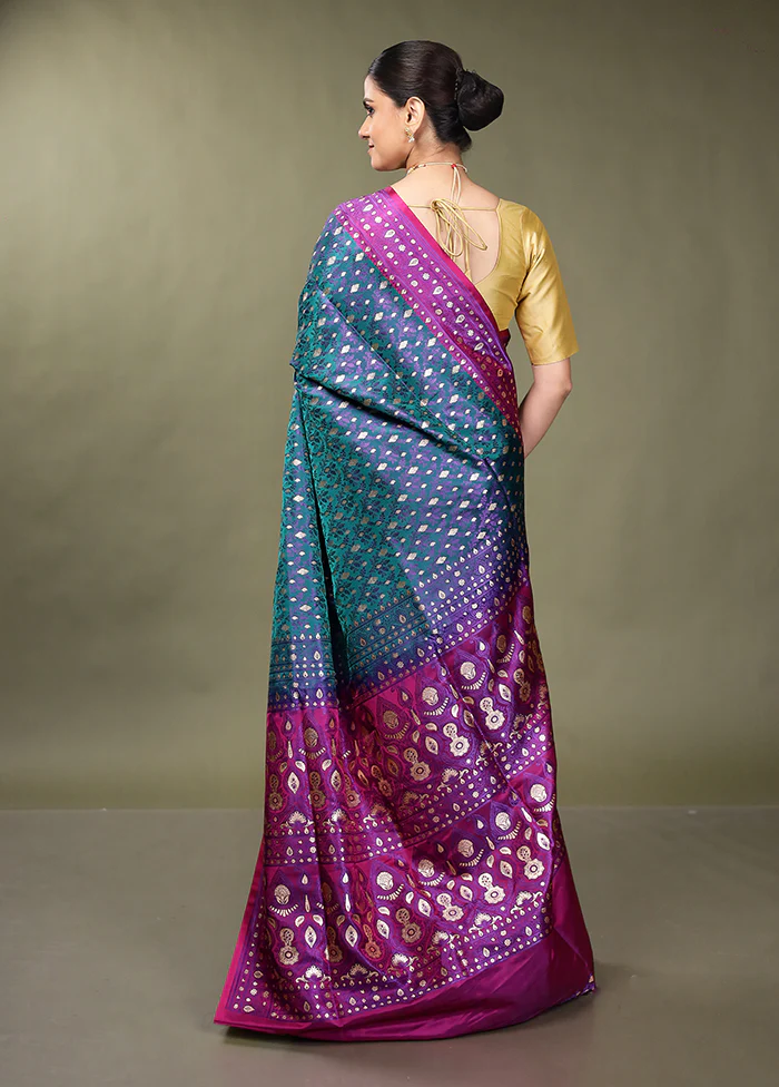 Green Tanchoi Silk Saree With Blouse Piece - Image 3