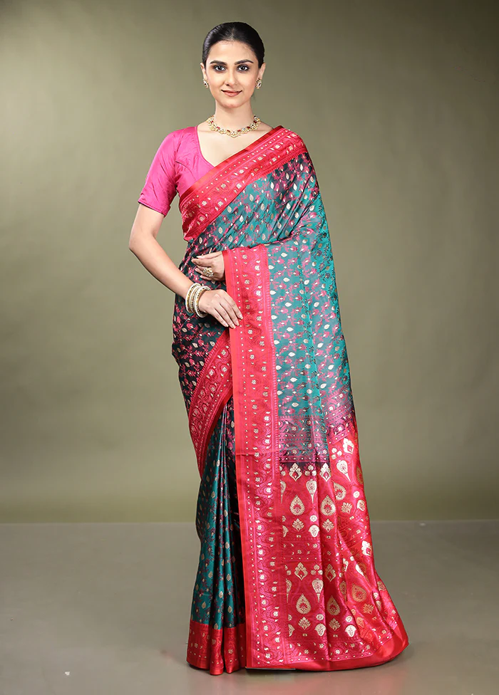 Green Tanchoi Silk Saree With Blouse Piece - Image 2